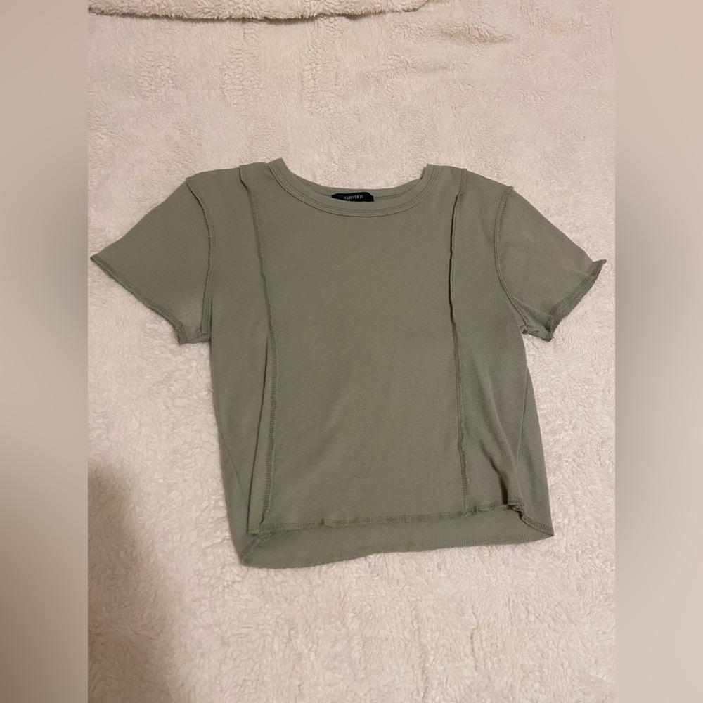 Green cropped tee good condition